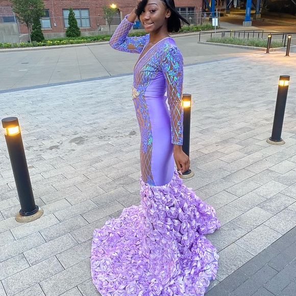 Light Purple Prom Dress - Picture 1 of 5